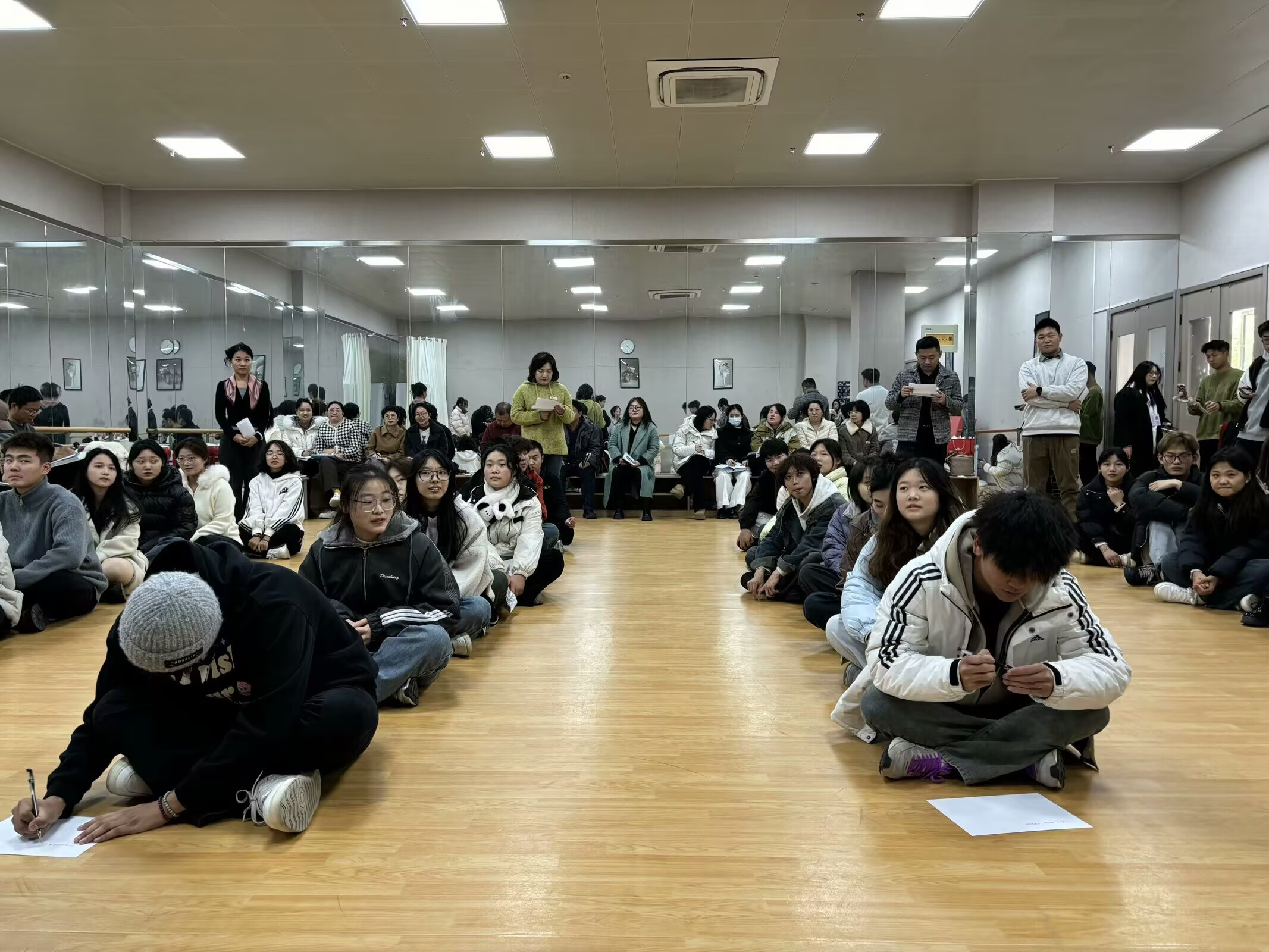 主题班会展风采 “艺”心育人向未来2.png