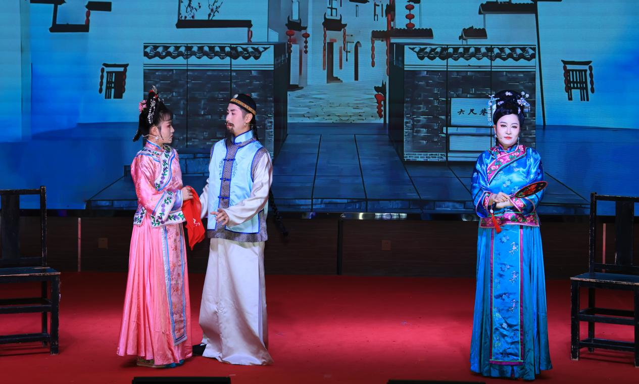 “校园大舞台——徽风皖韵进高校”戏曲专场演出在伟德BETVLCTOR1946精彩上演3.png